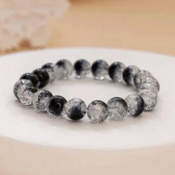 Jewelry - Ombré Black & Silver Beaded Bracelet